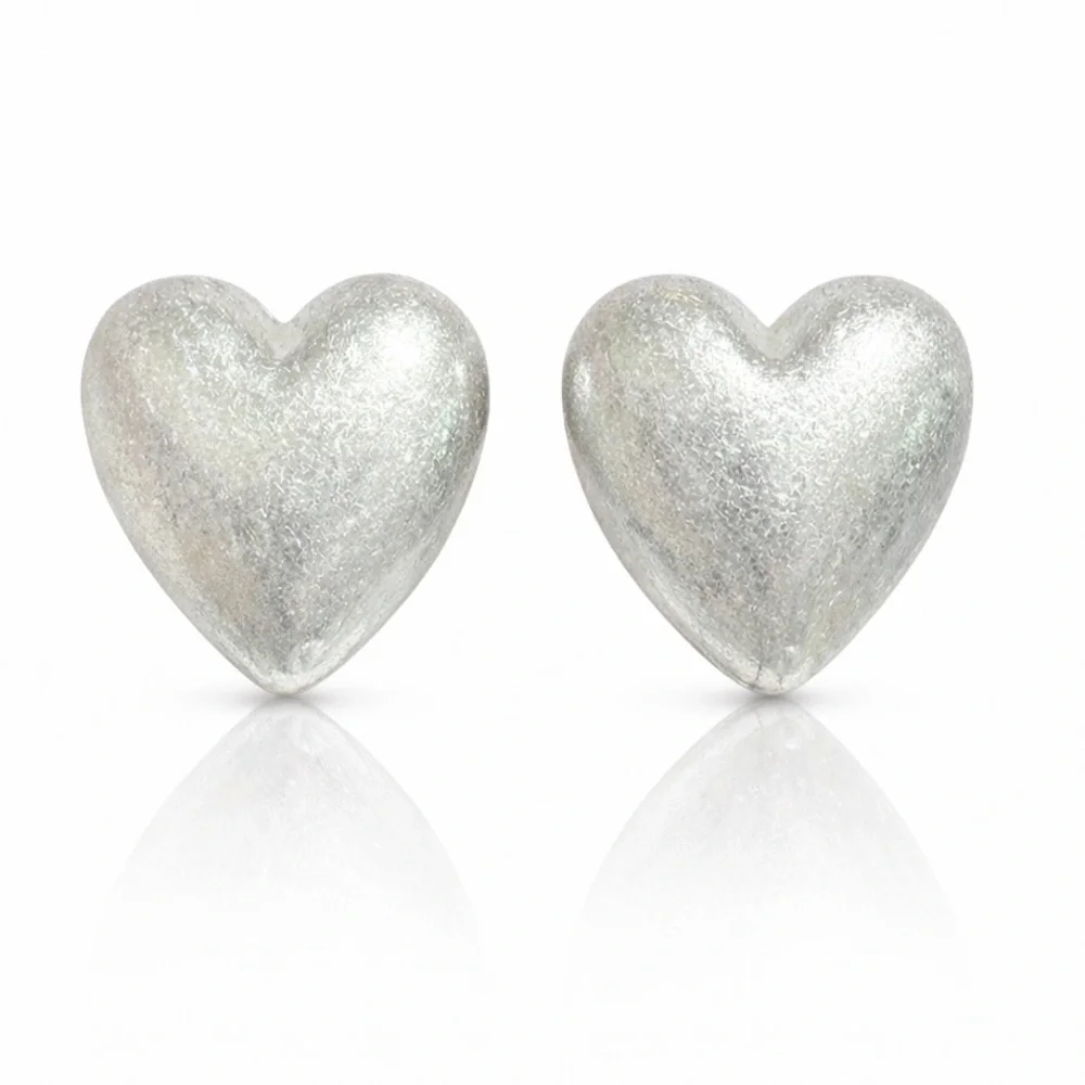 ⚜️ Silver Heart Shaped Earrings - Picture 1 of 8